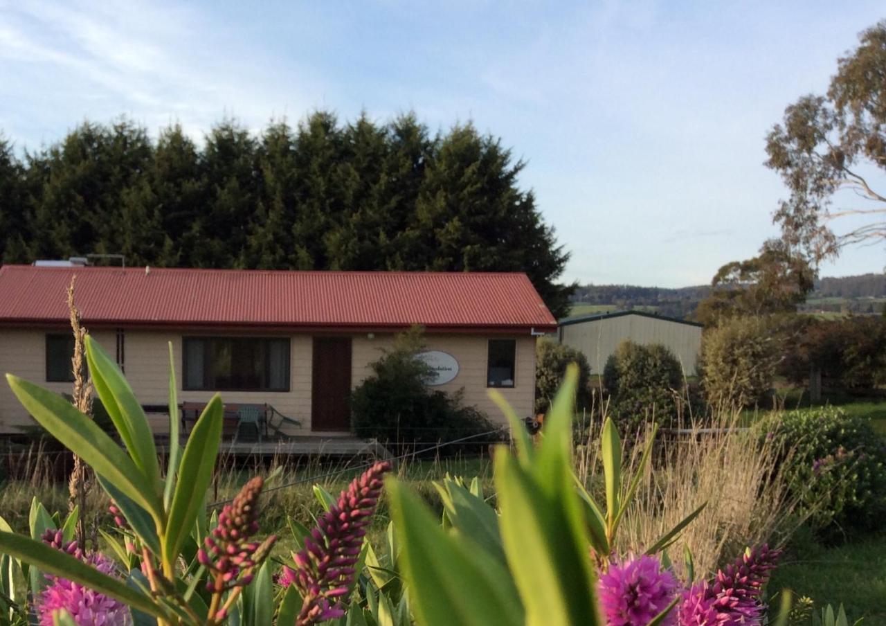 Cherry Top Farmstay - Boutique Eco Village Lilydale Exteriör bild