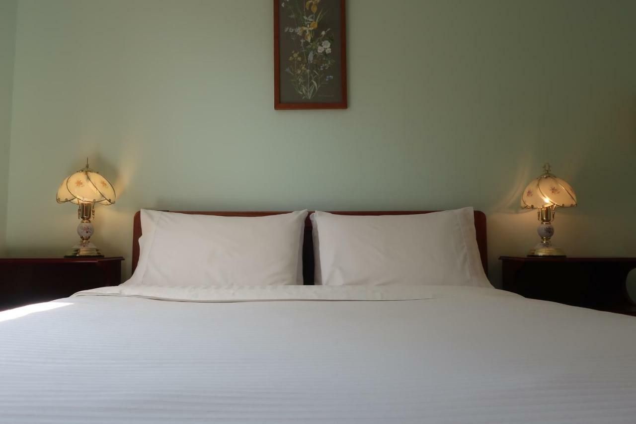 Cherry Top Farmstay - Boutique Eco Village Lilydale Exteriör bild